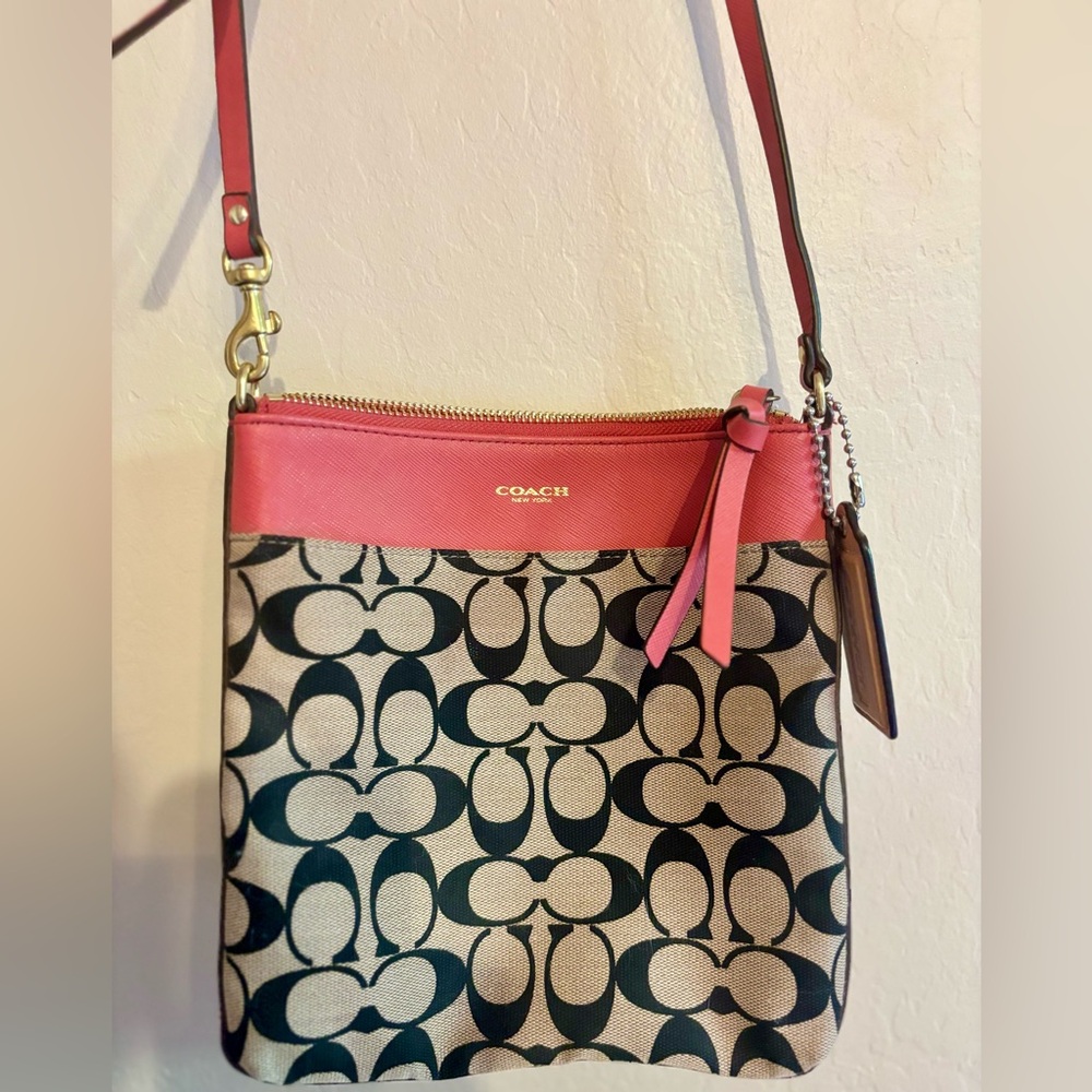 Coach y2k Style Canvas Pink Crossbody Purse - NWOT 🎀✨💖